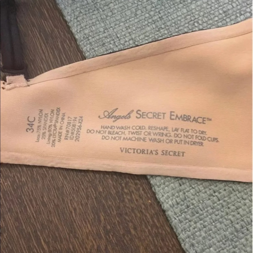Victoria Secret Embrace 34c Bra - Picture 4 of 4